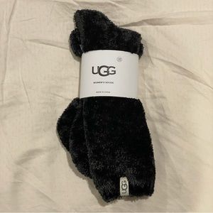 UGG women’s cozy fuzzy Leda crew socks in black NWT
